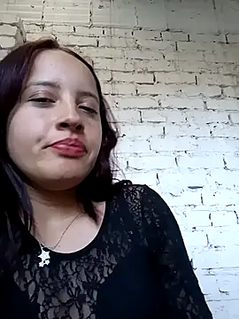 Chloe 2-4 online show from 11/08/25, 09:46