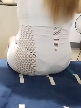 Snapshot of xXAndreyAndMariaXx chatting on 11/09/25, 02:10 xXAndreyAndMariaXx online show from 11/09/25, 02:10