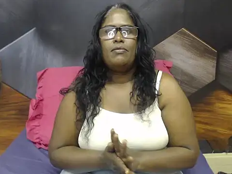 IndianDeluxe online show from 11/07/25, 09:26