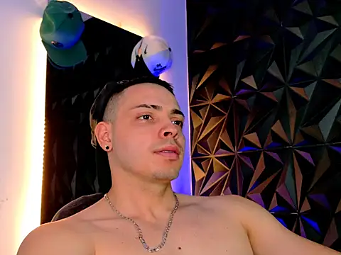 Snapshot of Maxwell_Dupont chatting on 11/12/25, 09:47 Maxwell Dupont online show from 11/12/25, 09:47