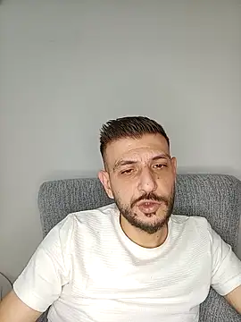 Snapshot of Red_dewilll chatting on 11/08/25, 11:43 Red dewilll online show from 11/08/25, 11:43