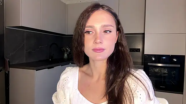 MagdaLavezzo online show from 11/15/25, 07:27