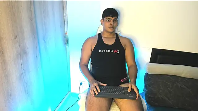 Snapshot of james_smithx chatting on 11/18/25, 09:08 james smithx online show from 11/18/25, 09:08