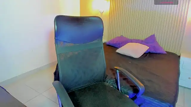 SashaSmithh1 online show from 11/09/25, 06:01