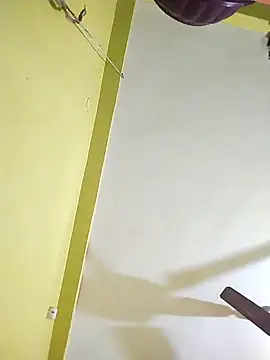 hootmom online show from 11/09/25, 06:12