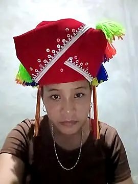 Snapshot of -Huong-99 chatting on 11/10/25, 12:37 -Huong-99 online show from 11/10/25, 12:37