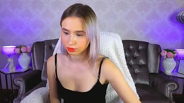 Snapshot of YourMoneyBossNikki chatting on 11/16/25, 02:33 YourMoneyBossNikki online show from 11/16/25, 02:33