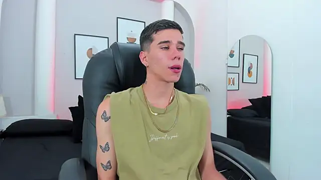 Gabo white1 online show from 12/02/25, 07:25