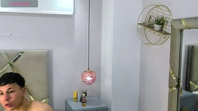 Snapshot of AaronFonseca_ chatting on 11/12/25, 08:08 AaronFonseca online show from 11/12/25, 08:08