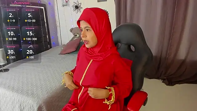 Snapshot of NaylaAbadi chatting on 11/17/25, 12:33 NaylaAbadi online show from 11/17/25, 12:33