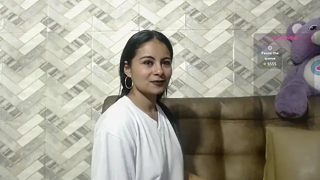 Agatha15  online show from 11/25/25, 12:38