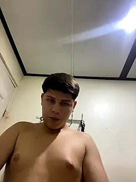 luisDi07 online show from 11/11/25, 07:41