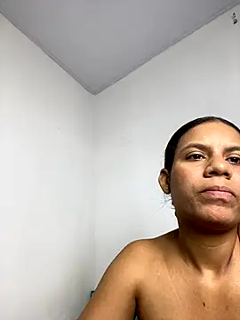 Snapshot of lineichun1708 chatting on 11/18/25, 07:07 lineichun1708 online show from 11/18/25, 07:07