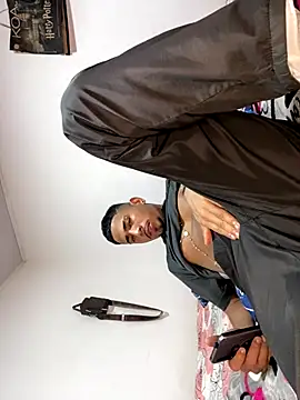 Snapshot of king_disaster1 chatting on 11/12/25, 01:28 king disaster1 online show from 11/12/25, 01:28