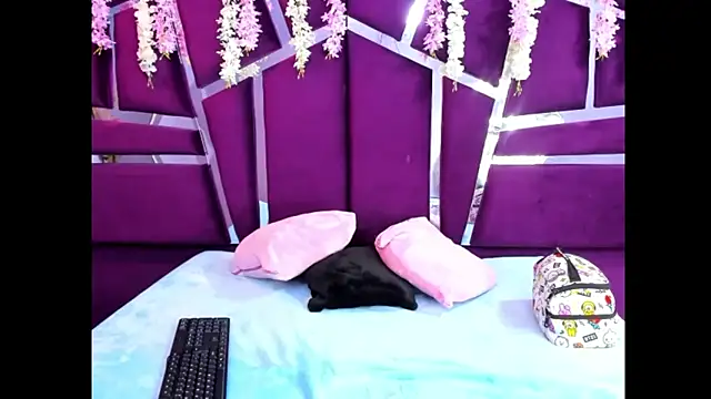 Snapshot of Nina_Velvet chatting on 11/22/25, 01:59 Nina Velvet online show from 11/22/25, 01:59