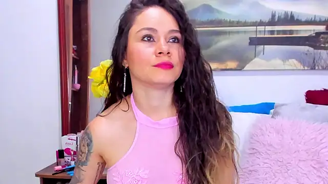 Snapshot of Aurora_Real chatting on 11/26/25, 02:45 Aurora Real online show from 11/26/25, 02:45