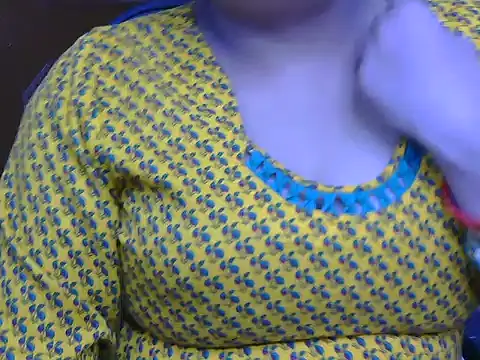 meera hotty online show from 11/11/25, 10:04