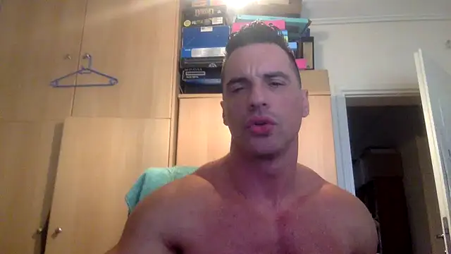 Snapshot of bubblemaleass35 chatting on 11/18/25, 11:14 bubblemaleass35 online show from 11/18/25, 11:14