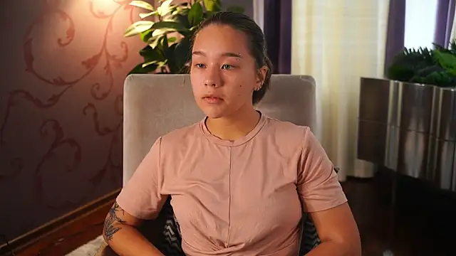 Snapshot of ArleenVizena chatting on 11/14/25, 04:44 ArleenVizena online show from 11/14/25, 04:44