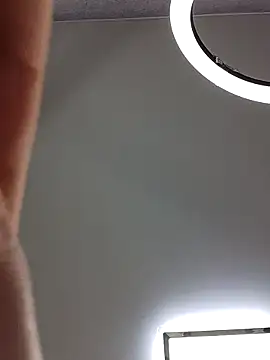 Snapshot of K_Katniss chatting on 11/14/25, 05:28 K Katniss online show from 11/14/25, 05:28