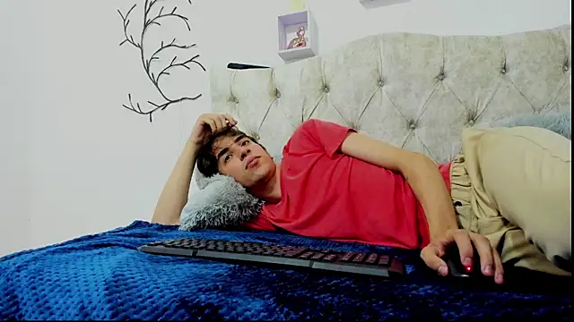 Snapshot of TerryGrace chatting on 11/12/25, 07:46 TerryGrace online show from 11/12/25, 07:46