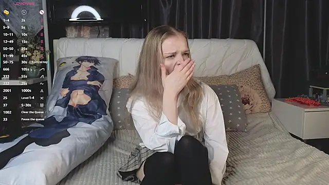 Snapshot of MicheleHonas chatting on 11/15/25, 05:53 MicheleHonas online show from 11/15/25, 05:53