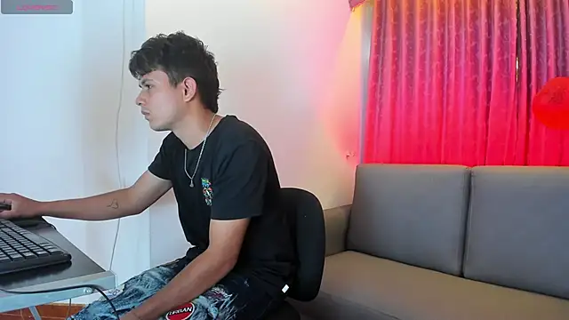 Hospick white online show from 11/14/25, 06:28