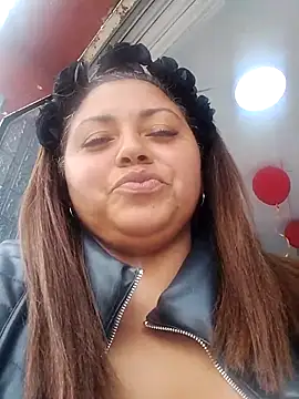 Snapshot of la_beba20 chatting on 11/17/25, 06:03 la beba20 online show from 11/17/25, 06:03