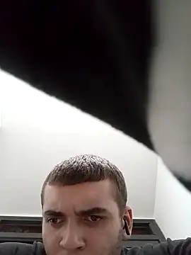 Snapshot of zebkibaron chatting on 11/12/25, 01:17 zebkibaron online show from 11/12/25, 01:17