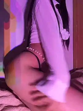 Bella wett online show from 11/19/25, 05:18