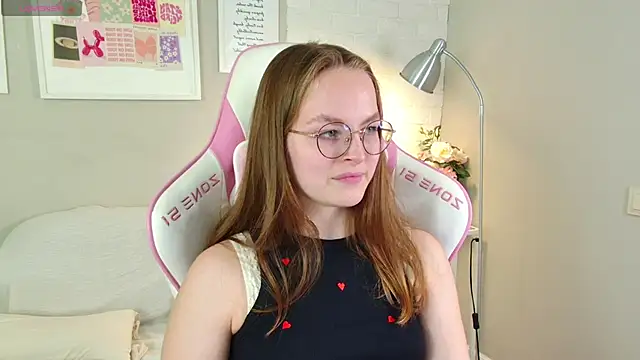 MadisonSmitt online show from 11/12/25, 11:32