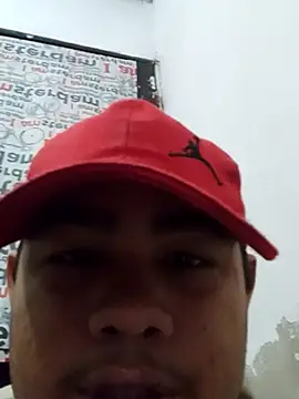 Snapshot of Hell_biy chatting on 11/13/25, 08:46 Hell biy online show from 11/13/25, 08:46