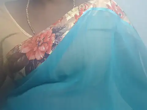 Snapshot of tamilsheelaaa chatting on 11/14/25, 02:38 tamilsheelaaa online show from 11/14/25, 02:38