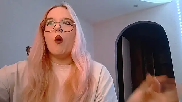 Snapshot of ArletteHals chatting on 11/13/25, 07:18 ArletteHals online show from 11/13/25, 07:18