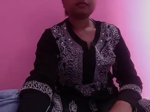 Snapshot of annnu_00 chatting on 11/14/25, 07:51 annnu 00 online show from 11/14/25, 07:51