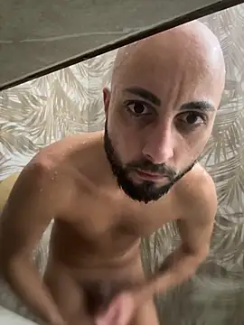 Snapshot of danilo_sngr chatting on 11/15/25, 07:43 danilo sngr online show from 11/15/25, 07:43