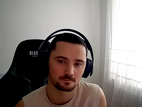 Handsomeboy4you online show from 11/14/25, 08:35