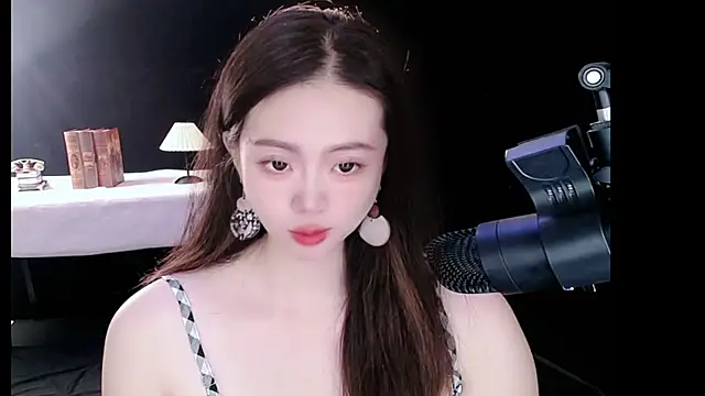 Snapshot of nannanbaby002 chatting on 11/14/25, 12:48 nannanbaby002 online show from 11/14/25, 12:48