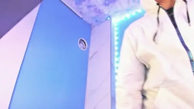 sharlott123 online show from 11/22/25, 01:48