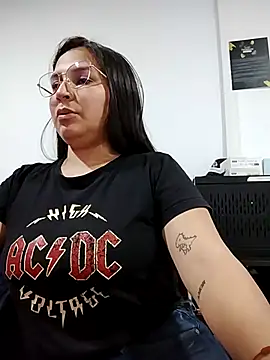 OliviaMartinez2 online show from 11/21/25, 11:36