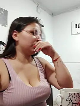 OliviaMartinez2 online show from 11/26/25, 10:33