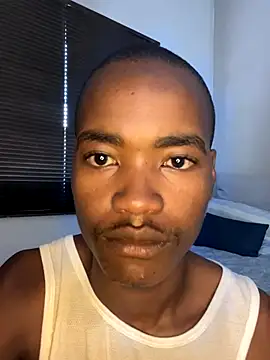 Snapshot of Boytoy_BigD chatting on 11/13/25, 12:48 Boytoy BigD online show from 11/13/25, 12:48