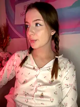 Snapshot of LoKIRAve chatting on 11/25/25, 03:34 LoKIRAve online show from 11/25/25, 03:34