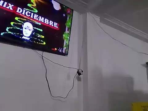 Snapshot of marcelaxxxl chatting on 11/14/25, 01:37 marcelaxxxl online show from 11/14/25, 01:37