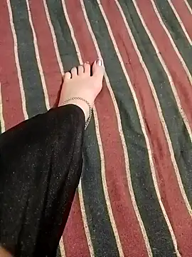 Snapshot of Aradhna_08 chatting on 11/16/25, 04:40 Aradhna 08 online show from 11/16/25, 04:40