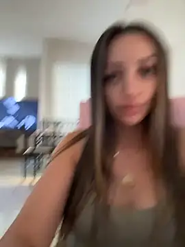 Snapshot of BelleRune chatting on 10/08/25, 09:40 BelleRune online show from 10/08/25, 09:40