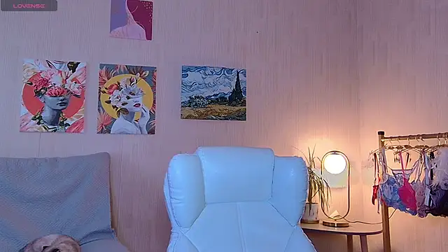 LucyDar online show from 11/24/25, 07:08