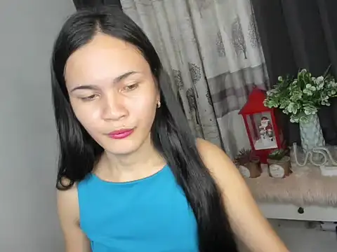 Snapshot of ursexy_scarlett chatting on 11/18/25, 07:13 ursexy scarlett online show from 11/18/25, 07:13