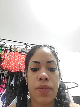 Snapshot of thaliacangri@xh chatting on 11/15/25, 11:32 thaliacangrixh online show from 11/15/25, 11:32