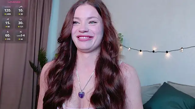 Snapshot of Taylla_Nouell chatting on 11/19/25, 07:52 Taylla Nouell online show from 11/19/25, 07:52